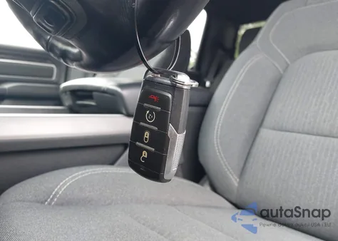 2020 Ram 1500 Big Horn 4X4 5'7 Box z USA, uszkodzony, nr VIN 1C6RRFFG6LN334942